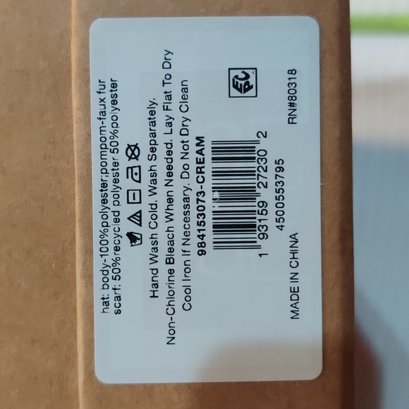 Lucky Brand Scarf and Beanie Gift Set - Picture 5 of 7